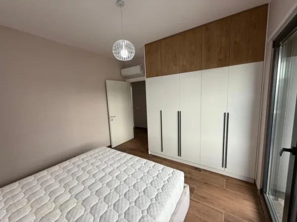 Tirane, jepet me qera apartament 2+1 Kati 2, 107 m² 650 € (Oasis Rezidence)