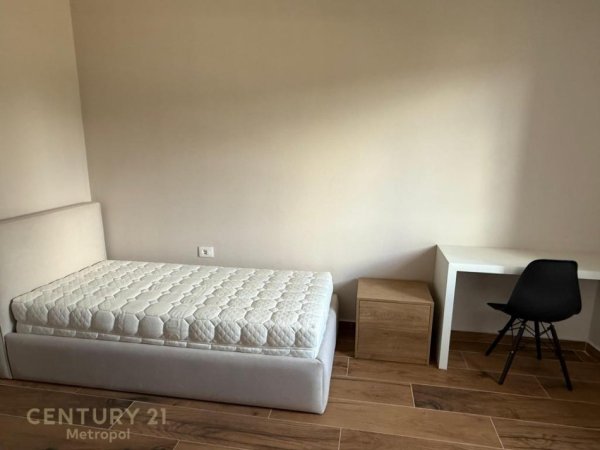 Tirane, jepet me qera apartament 2+1 Kati 2, 107 m² 650 € (Oasis Rezidence)