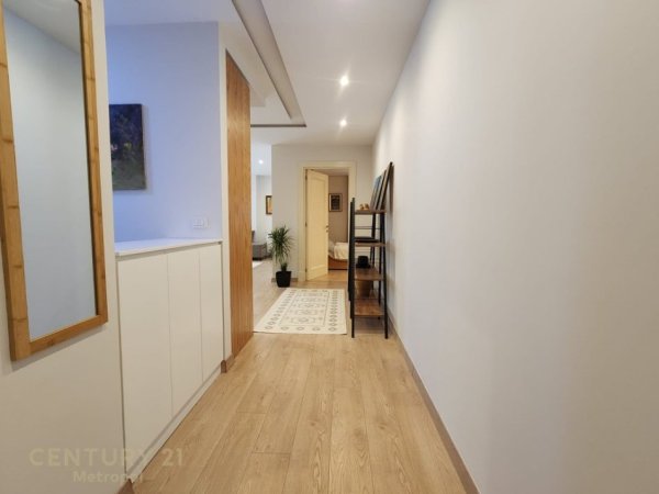 Tirane, jepet me qera apartament Kati 3, 143 m² 1.000 € (Kopshti Botanik)