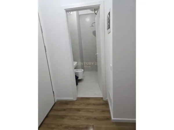 Tirane, jepet me qera apartament 1+1 Kati 4, 47 m² 450 € (Ali Demi)