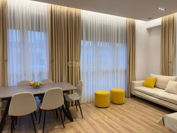 Tirane, jepet me qera apartament 2+1 Kati 9, 115 m² 950 € (Fusha Aviacionit)