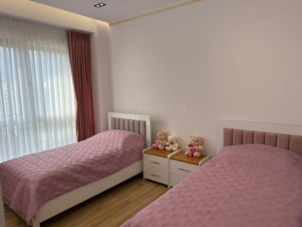 Tirane, jepet me qera apartament 2+1 Kati 9, 115 m² 950 € (Fusha Aviacionit)