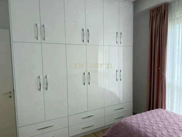 Tirane, jepet me qera apartament 2+1 Kati 9, 115 m² 950 € (Fusha Aviacionit)