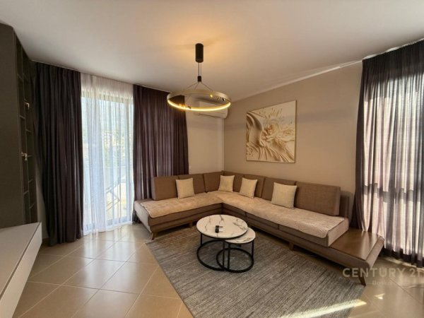 Tirane, jepet me qera apartament 2+1 Kati 6, 116 m² 600 € (Shkoze)