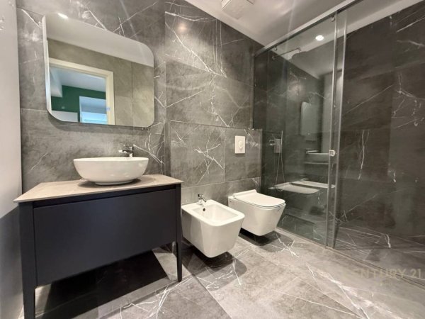 Tirane, jepet me qera apartament 1+1 Kati 1, 63 m² 400 € (Spitali Ushtarak)