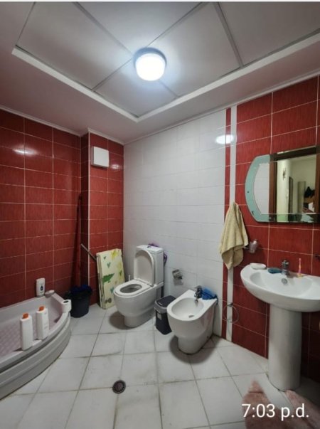 Tirane, shitet apartament 2+1 Kati 5, 75 m² 160.000 € (Ish Parku i Autobuzave)