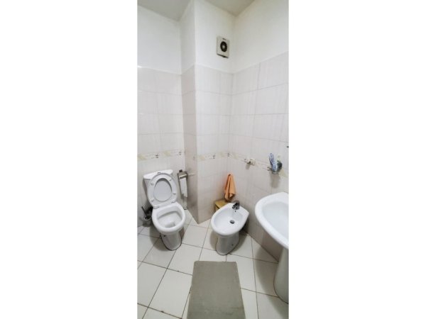 Tirane, jepet me qera apartament 2+1 Kati 4, 80 m² 750 € (Rruga Haxhi Dalliu)
