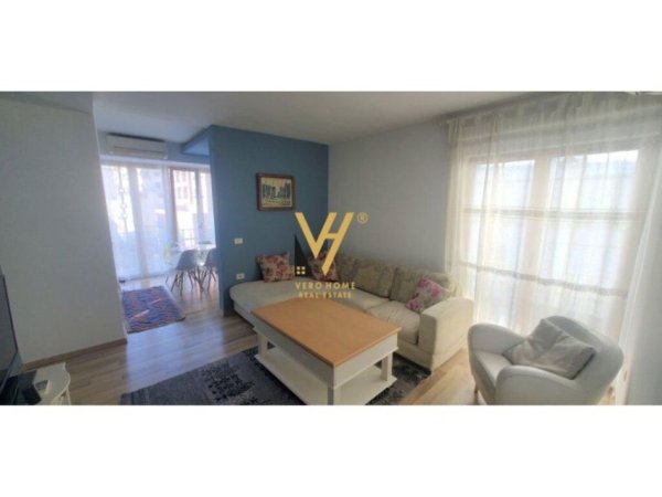 Tirane, jepet me qera apartament 1+1+Ballkon Kati 6, 65 m² 550 € (MYSLYM SHYRI)