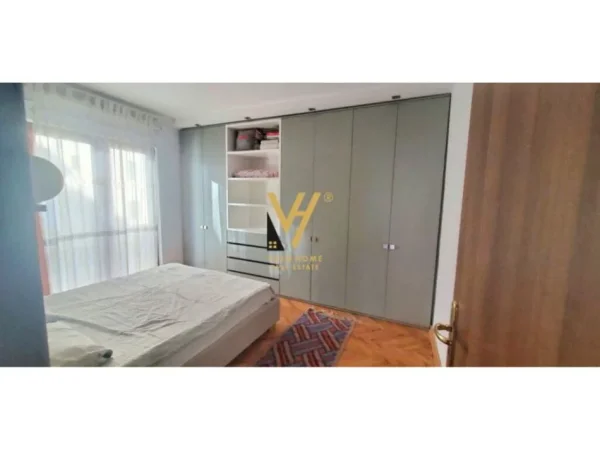 Tirane, jepet me qera apartament 1+1+Ballkon Kati 6, 65 m² 550 € (MYSLYM SHYRI)