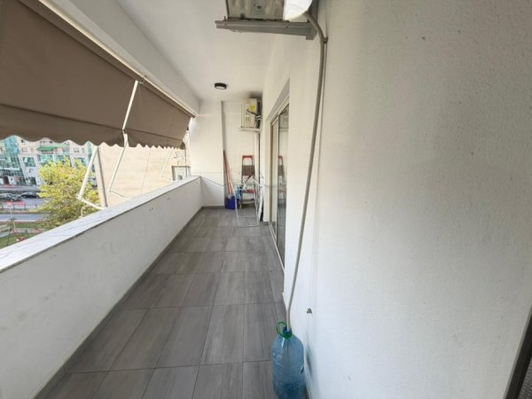Tirane, jepet me qera apartament 2+1 Kati 3, 130 m² 1.000 € 