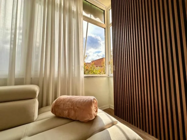 Tirane, jepet me qera apartament 2+1 Kati 3, 74 m² 850 € (Rruga e Durresit)