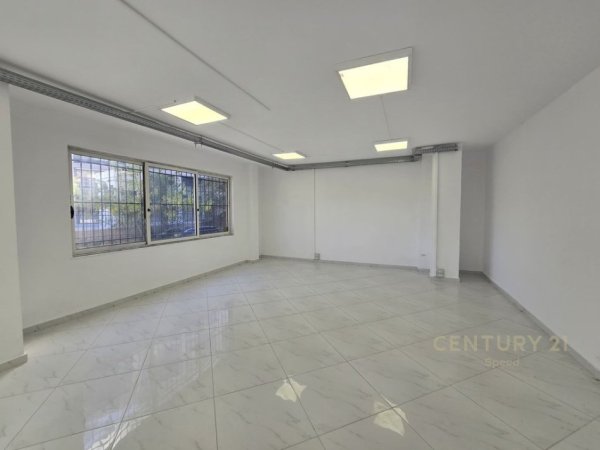 Tirane, jepet me qera ambjent biznesi Kati 0, 178 m² 1.500 € (Liqeni Tiranes)