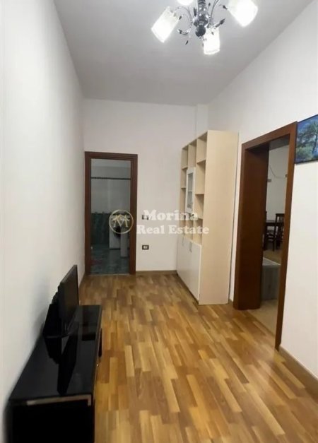 Tirane, jepet me qera shtepi 1+1 Kati 1, 65 m² 300 € (Rruga Panorama e Liqenit)