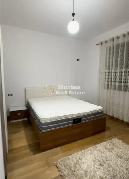 Tirane, jepet me qera shtepi 1+1 Kati 1, 65 m² 300 € (Rruga Panorama e Liqenit)