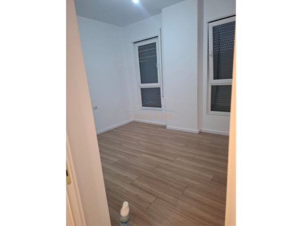 Tirane, shitet apartament 2+1 Kati 2, 71 m² 130.000 € (Oxhaku)