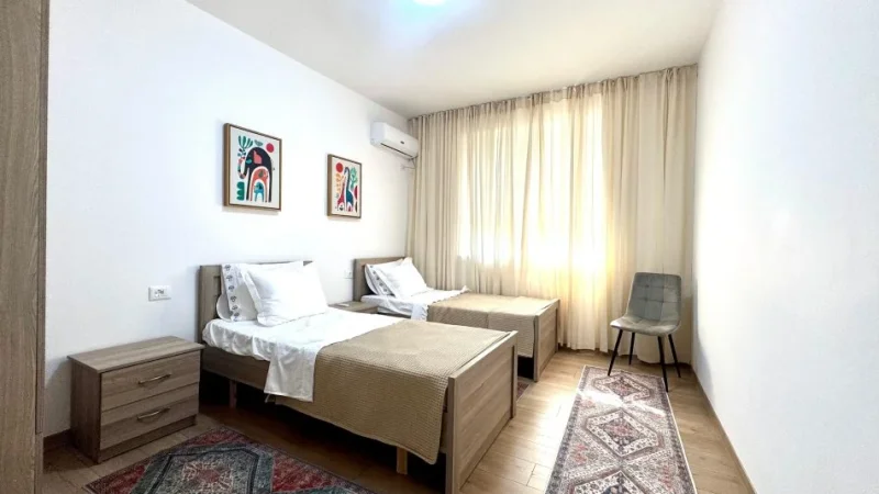 Tirane, jepet me qera apartament 2+1 , 90 m² 900 € (Rruga e Durrësit)