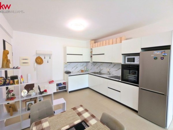 Shitet apartament 2+1 Lungomare Vlore