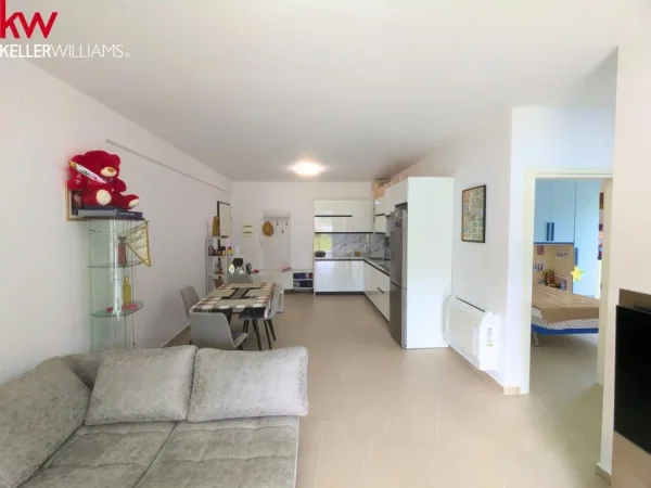 Shitet apartament 2+1 Lungomare Vlore