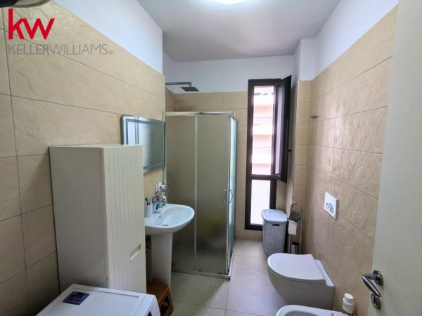 Shitet apartament 2+1 Lungomare Vlore