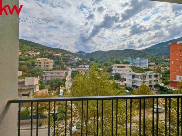 Shitet apartament 2+1 Lungomare Vlore