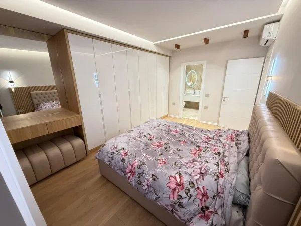 Tirane, jepet me qera apartament 1+1 Kati 3, 1.350 € 