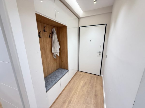 Tirane, jepet me qera apartament 1+1 Kati 3, 1.350 € 
