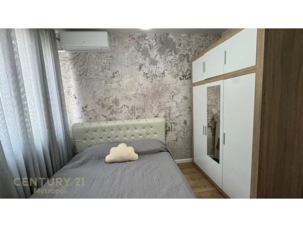 Tirane, jepet me qera apartament 2+1 Kati 5, 82 m² 900 € (Rruga e Elbasanit)