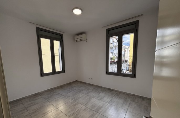Tirane, jepet me qera zyre Kati 2, 75 m² 500 € (Rruga e Dibres, Prane Big Market)