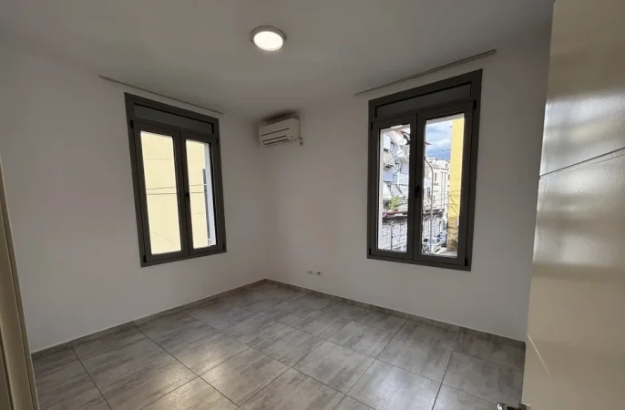 Tirane, jepet me qera zyre Kati 2, 75 m² 500 € (Rruga e Dibres, Prane Big Market)