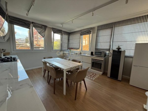 Tirane, jepet me qera ambjent biznesi Kati 2, 170 m² 1.800 € (Brryli)
