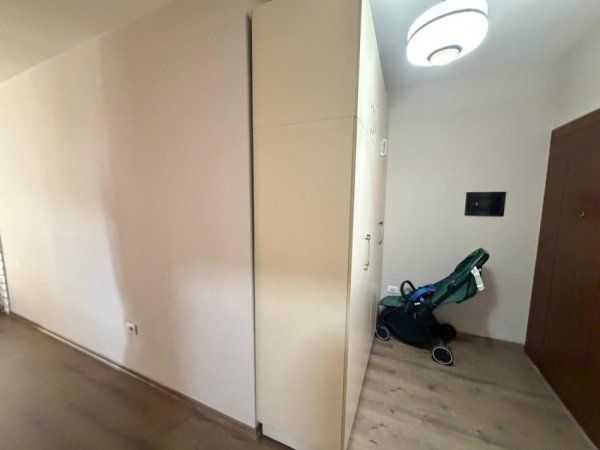 Tirane, jepet me qera apartament 2+1 Kati 8, 450 €