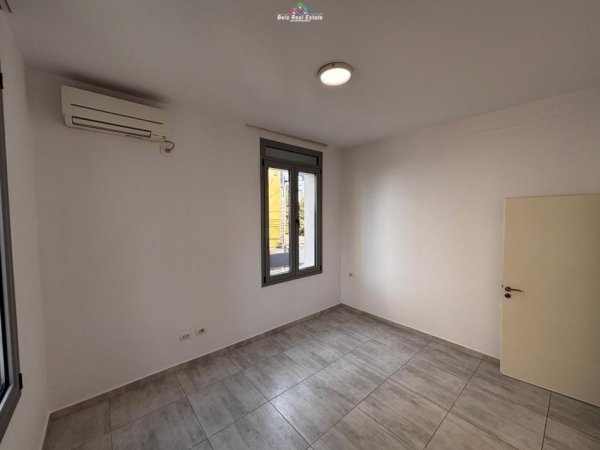 Tirane, jepet me qera zyre Kati 2, 75 m² 500 € (rruga e dibres)