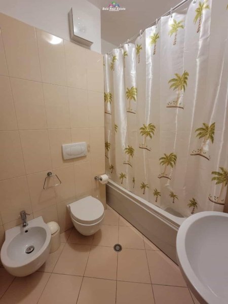 Tirane, jepet me qera apartament 2+1 Kati 5, 140 m² 1.000 € (komuna e parisit)