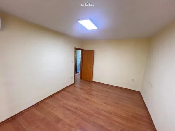 Tirane, jepet me qera zyre Kati 2, 60 m² 800 € (vaso pasha)