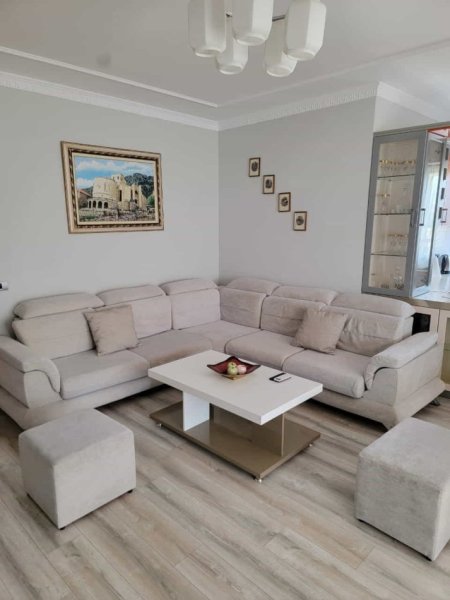 Tirane, jepet me qera apartament 2+1+Ballkon Kati 5, 140 m² 1.000 € (prane Parkut Olimpik)