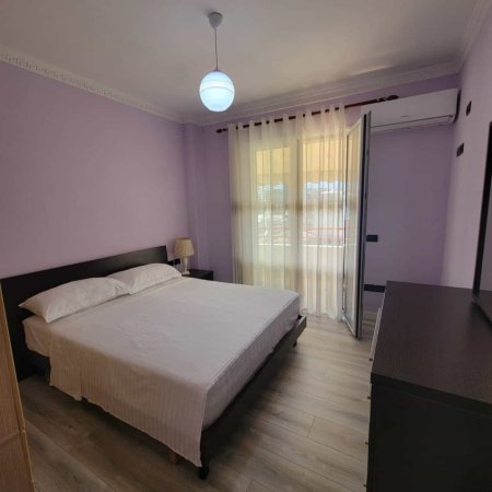 Tirane, jepet me qera apartament 2+1+Ballkon Kati 5, 140 m² 1.000 € (prane Parkut Olimpik)