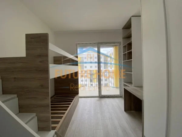 Tirane, shitet apartament 2+1+Ballkon Kati 8, 132 m² 178.000 € 