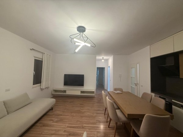 Tirane, shitet apartament 3+1+Aneks+Ballkon Kati 4, 131 m² 141.000 € (LINZE)