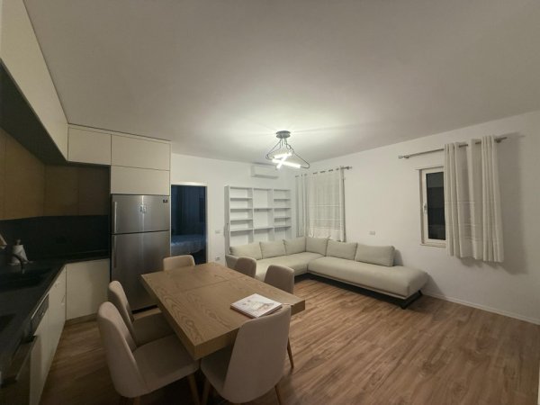 Tirane, shitet apartament 3+1+Aneks+Ballkon Kati 4, 131 m² 141.000 € (LINZE)