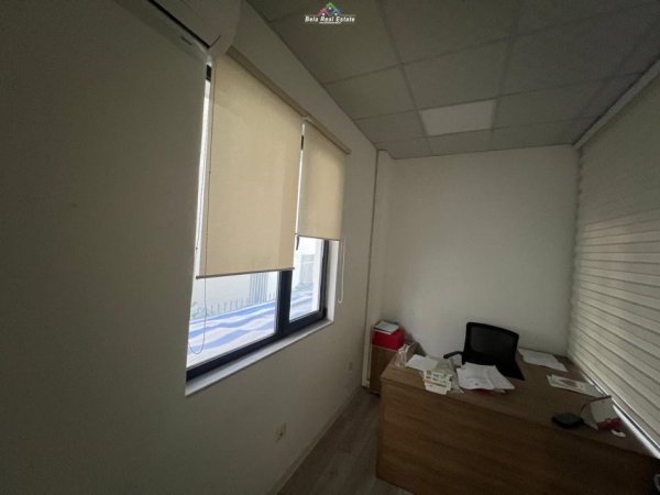 Tirane, jepet me qera zyre Kati 0, 280 m² 2.100 € (rruga albanopoli)