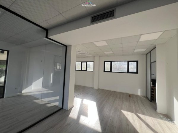 Tirane, jepet me qera zyre Kati 0, 280 m² 2.100 € (rruga albanopoli)