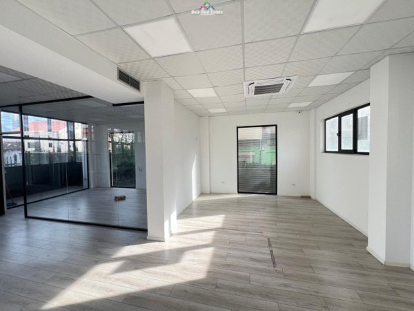 Tirane, jepet me qera zyre Kati 0, 280 m² 2.100 € (rruga albanopoli)