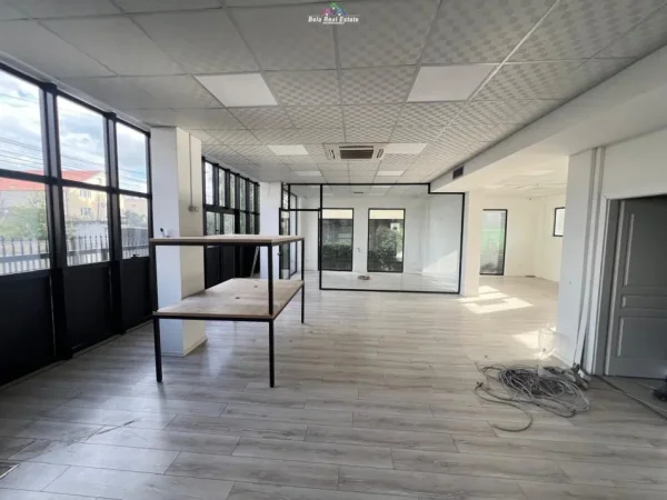 Tirane, jepet me qera zyre Kati 0, 280 m² 2.100 € (rruga albanopoli)