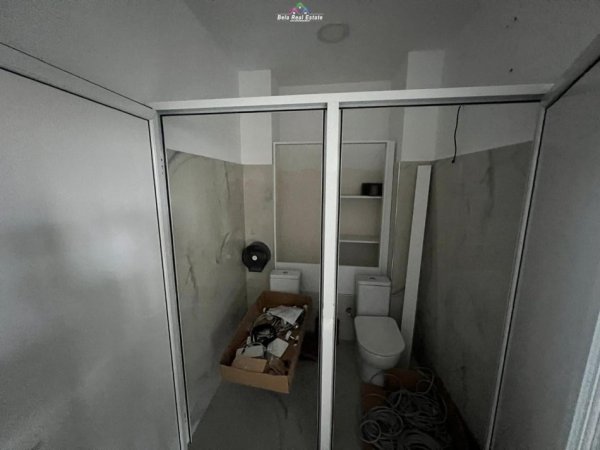 Tirane, jepet me qera zyre Kati 0, 280 m² 2.100 € (rruga albanopoli)