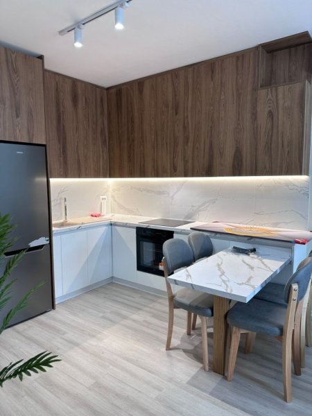 Tirane, jepet me qera apartament 2+1+Ballkon , 76 m² 1.000 € 