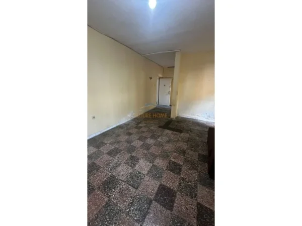 Tirane, shitet apartament 1+1+Ballkon Kati 1, 49 m² 118.000 € (Pazari i Ri)