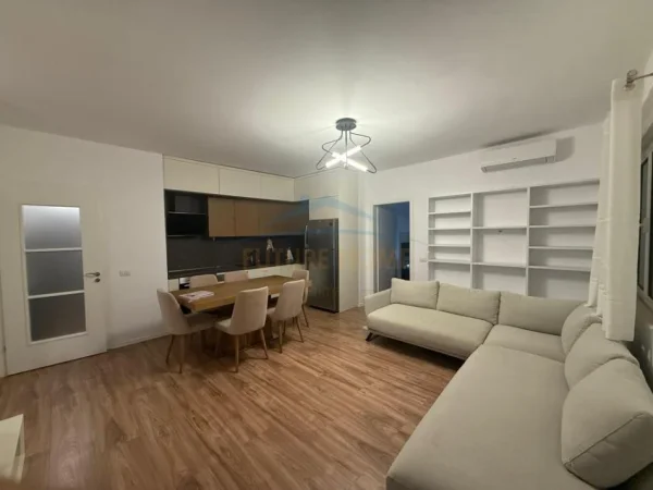 Shitet, Apartament 3+1+2 , Linzë, Tiranë