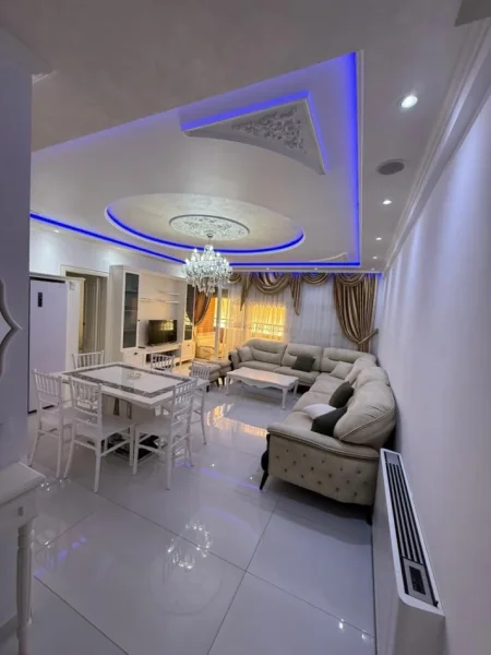 Tirane, jepet me qera apartament 2+1+Aneks+Ballkon Kati 7, 117 m² 1.000 € (Rruga Xhanfize Keko)
