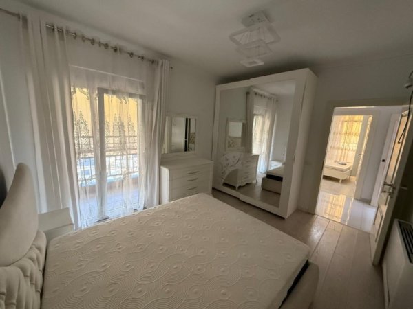 Tirane, jepet me qera apartament 2+1+Aneks+Ballkon Kati 7, 117 m² 1.000 € (Rruga Xhanfize Keko)