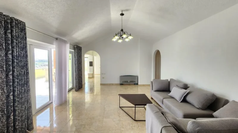 Tirane, shitet PAPAFINGO 3+1+Aneks+Ballkon , 356 m² (Liqeni i thate)